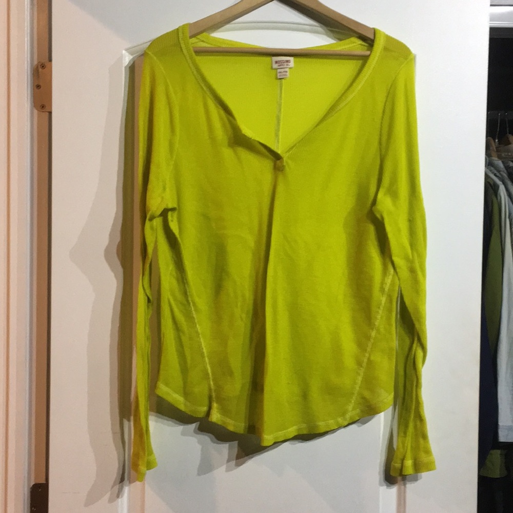 Mustard yellow vee neck thermal